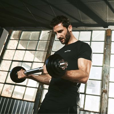 Kuntosaliharjoittelu nuorelle: Tehokkaat vinkit ja ohjeet kuntosaliharjoitteluun