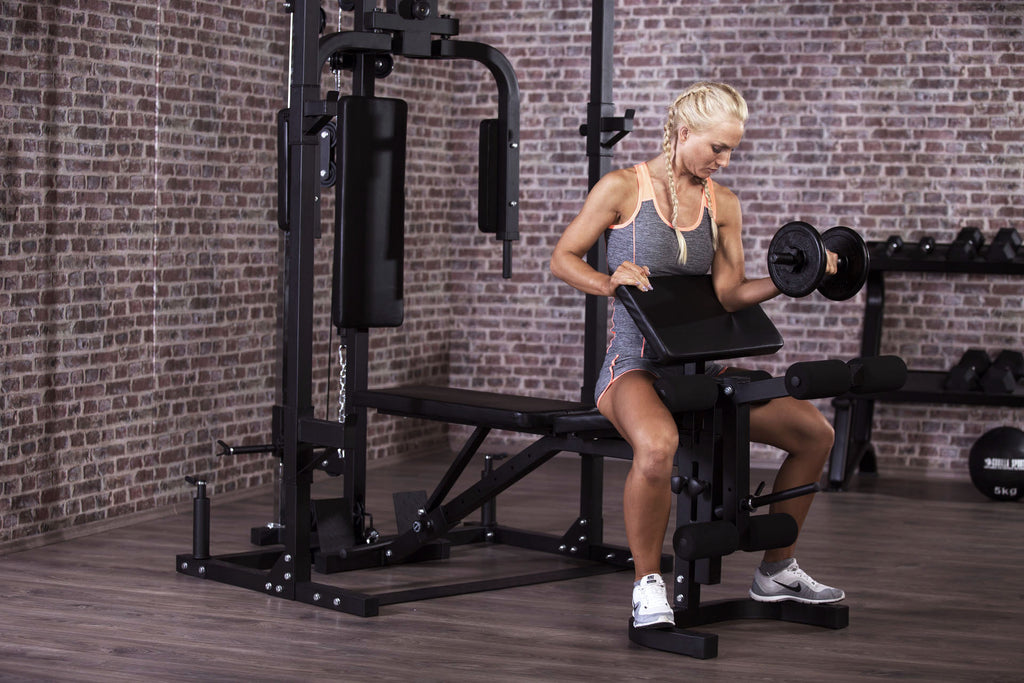 Monipuolinen Kuntokeskus Säädettävällä Vinopenkillä Ø 30/31mm Levypainoille 237x119x209,5cm