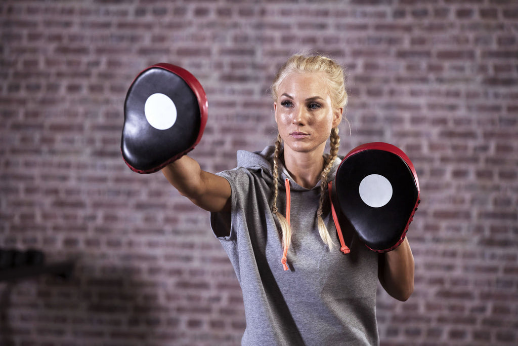 Pistehanskat Nyrkkeilyyn, Punainen, Keinonahka