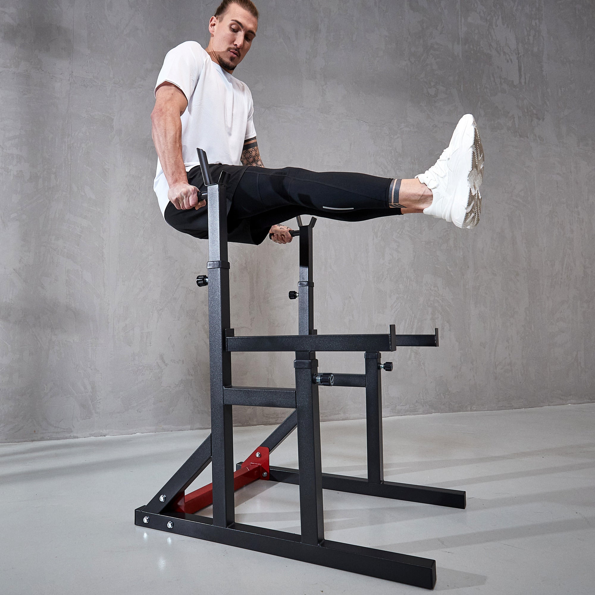 Kyykkyteline / Squat Rack Kotisalille – Säädettävä, Varmistusraudat & Dippikahvat 300 kg Musta/Punainen