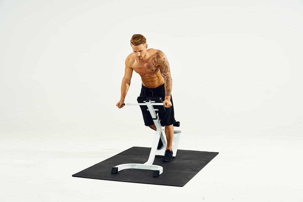 Säädettävä Selkäpenkki / Selkälihaslaite Tukikahvoilla 128x56x78-86cm Valkoinen