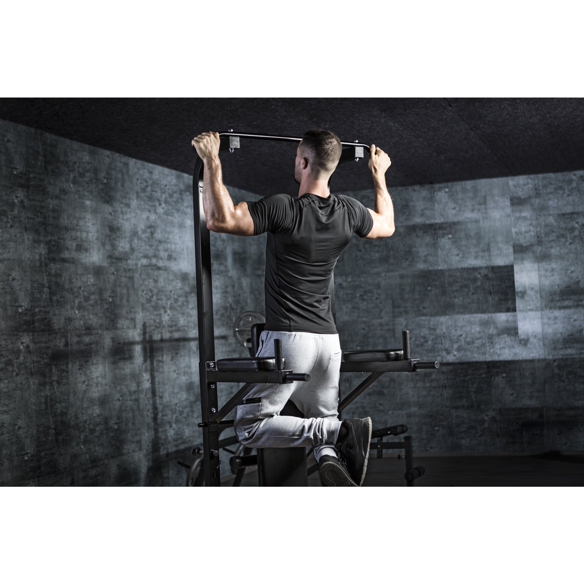 Monipuolinen Power Tower / Voimatorni Penkillä  203x74x222cm Musta