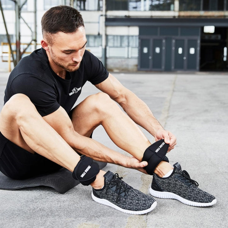 Nilkka-/Rannepainot Peukaloaukolla, 4 Eri Painoa 0,5 - 2kg Polyesteri/Teräs Musta 2kpl