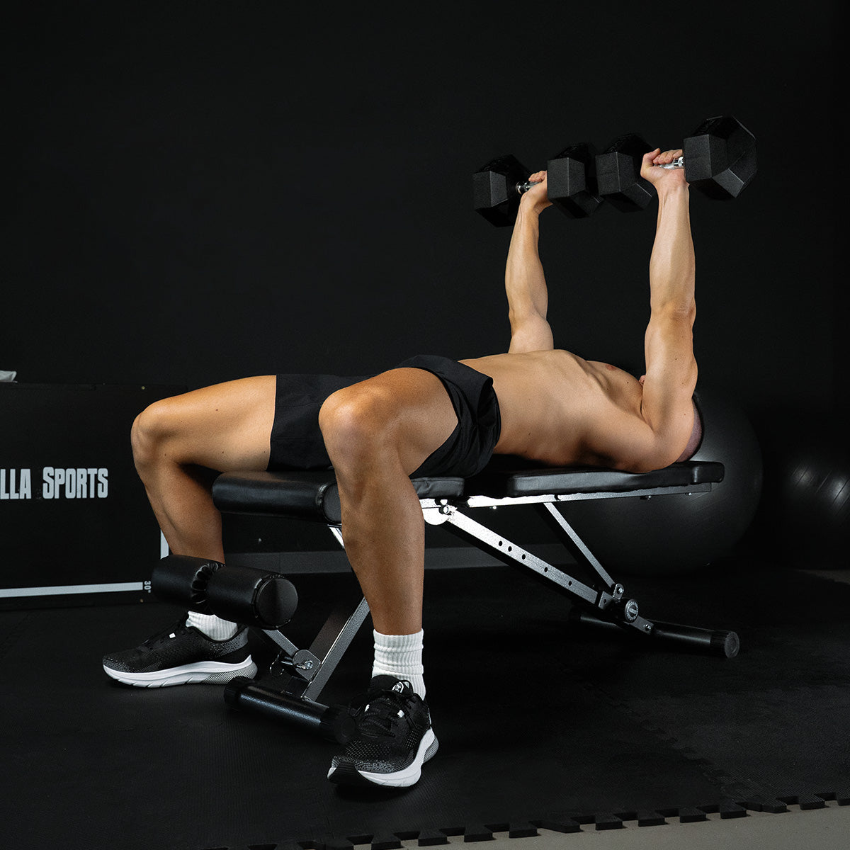 Säädettävä Vinopenkki Jalkatuella 145x46x120cm Max. 200 kg Musta