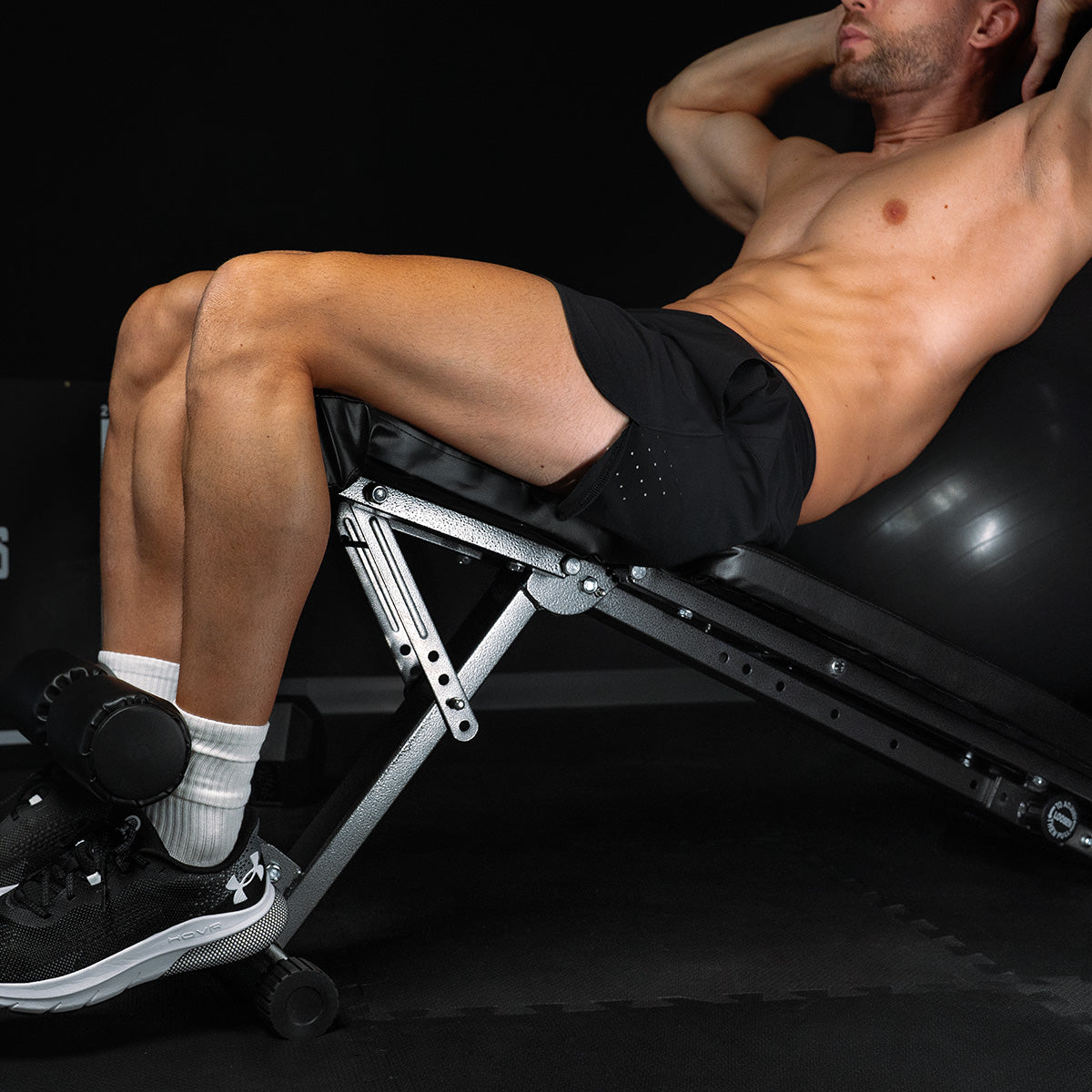 Säädettävä Vinopenkki Jalkatuella 145x46x120cm Max. 200 kg Musta