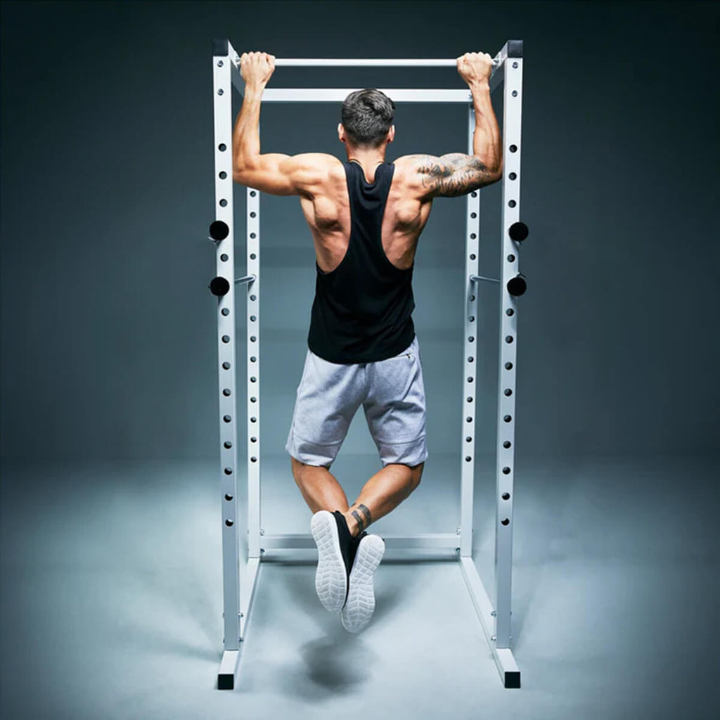 Power Rack -kyykkyhäkki turvaraudoilla ja leuanvetotangolla