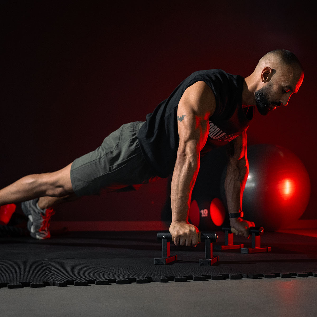 Punnerruskahvat 2 kpl, Puu / Teräs, Max. 300 kg / puoli